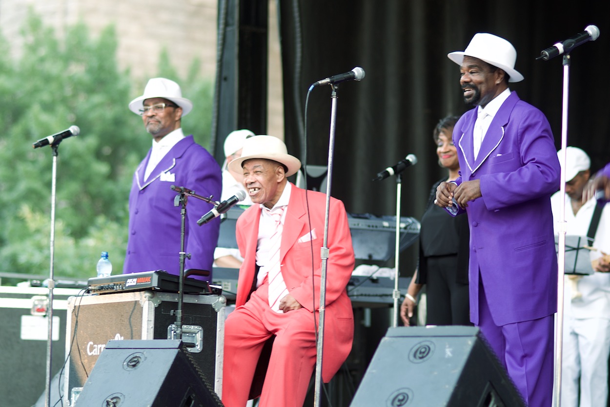 The Chi-Lites
                     at Queensbridge Park NYC Summerstage