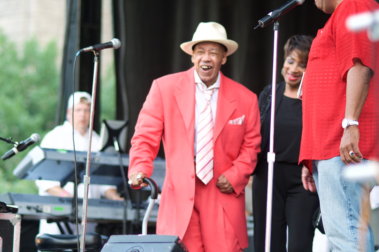 The Chi-Lites
                     at Queensbridge Park NYC Summerstage